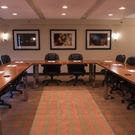 Four Points By Sheraton Winnipeg South Экстерьер фото
