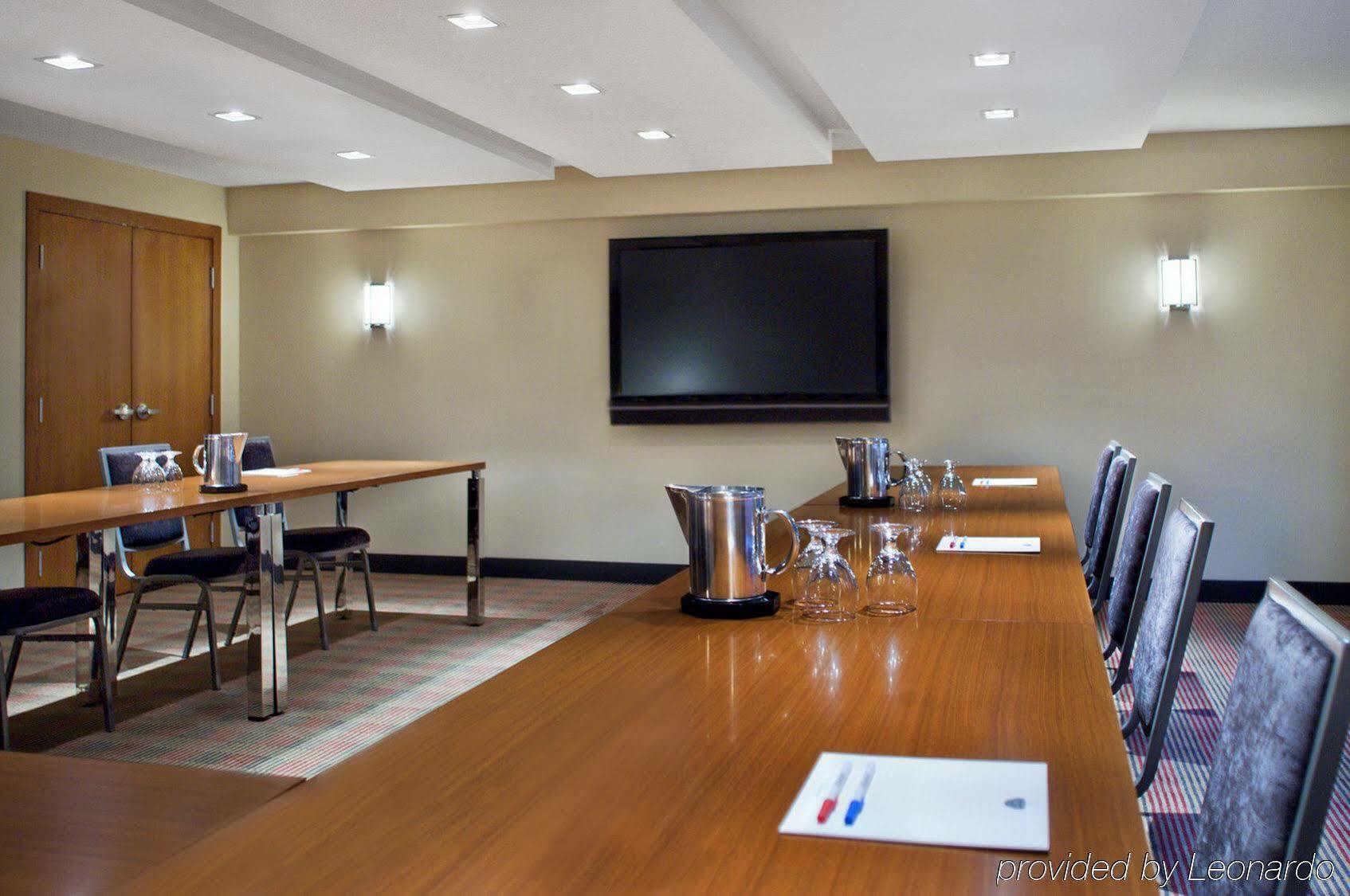 Four Points By Sheraton Winnipeg South Экстерьер фото